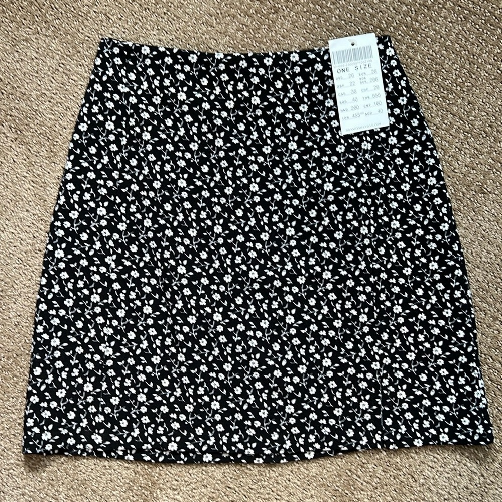 NWT Bandy Melville skirt